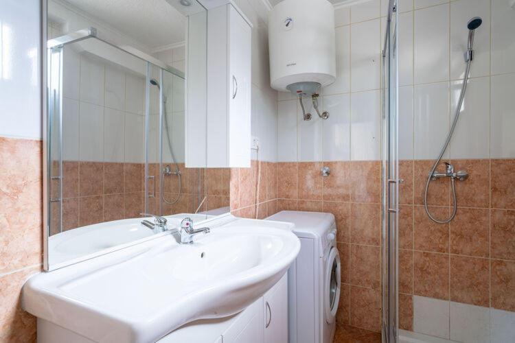 Apartments Nika With Swimming Pool And Beautiful Sea View Dobrec Екстер'єр фото